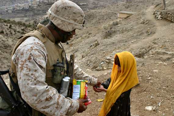 US Solder with Child