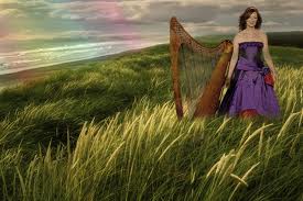 Orla with her harp.